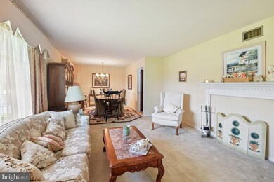 1523 Woodridge Ln, Sykesville, MD 21784 - photo 6