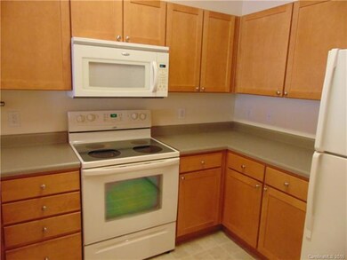 627 Appeldoorn Cir unit 627, Asheville, NC 28803 - photo 2