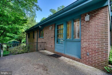 509 Nottingham Rd, Baltimore, MD 21229 - photo 2