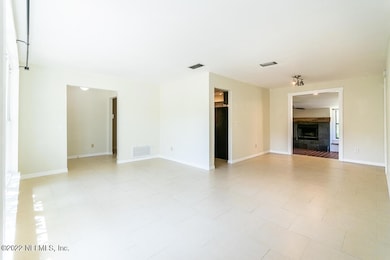 4822 Tara Woods Dr E, Jacksonville, FL 32210 - photo 7