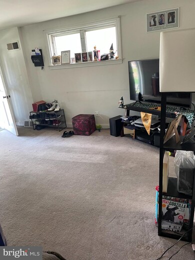 562 Jansen Ave, Essington, PA 19029 - photo 5