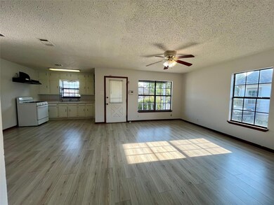 606 W Elm St, Denison, TX 75020 - photo 7