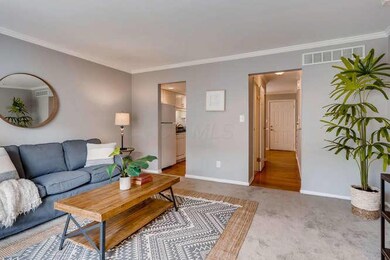 2593 Olde Hill Columbus OH-small-009-9-L