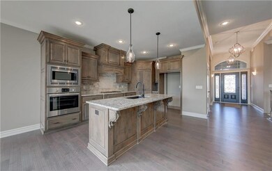 High ceilings with vaults in main entry and custom