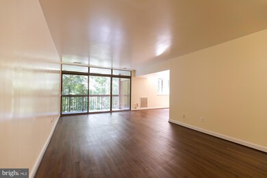 1670 Parkcrest Cir unit 201, Reston, VA 20190 - photo 3