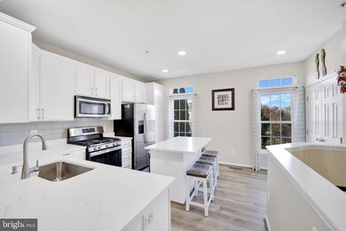 2981 Huntington Grove Square, Alexandria, VA 22306 - photo 2