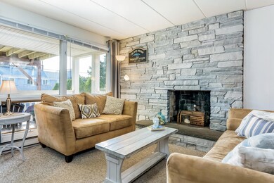 001-photo-living-room-6529963