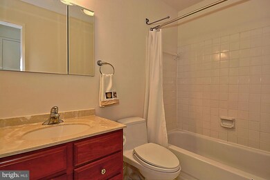 8521 Carlynn Dr, Bethesda, MD 20817 - photo 7