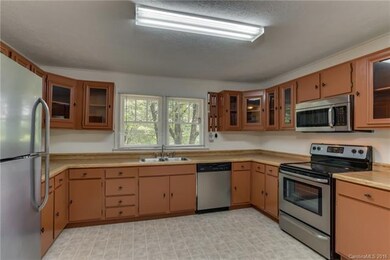 619 Hyder Farm Rd, Hendersonville, NC 28792 - photo 4