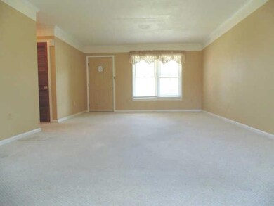 Living room / dining room combination