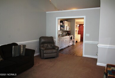 1213 Price Dr unit B, Greenville, NC 27834 - photo 3