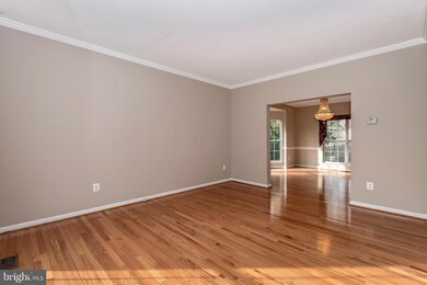 19812 Madrigal Dr, Germantown, MD 20876 - photo 6