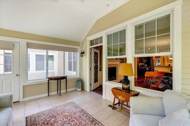 17 Chadwick Ct unit 17, Mashpee, MA 02649 - photo 4