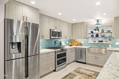 16-web-or-mls-UpmarketMedia-5126Terr-141