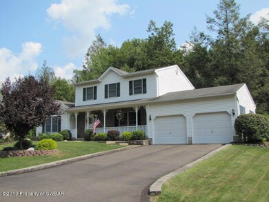 242 Sutherland Dr, Mountain Top, PA 18707 - photo 2
