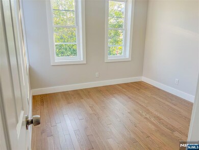 424 Walnut St, Newark, NJ 07105 - photo 3