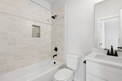 8318 Amethyst Valley Ln, Angleton, TX 77515 - photo 4