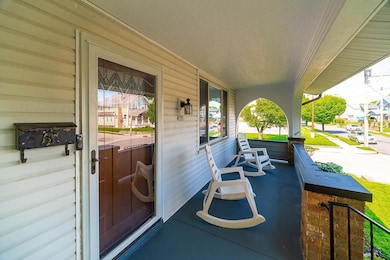 211 E Jenkins Ave-6