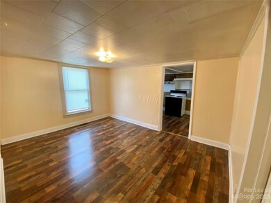 1021 8th St, Statesville, NC 28677 - photo 5