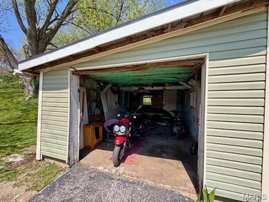 1018 Hayward St, Hannibal, MO 63401 - photo 3