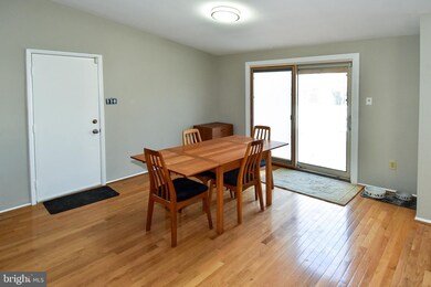 20336 Watkins Meadow Dr, Germantown, MD 20876 - photo 3