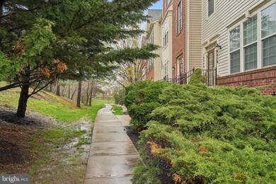 16842 Nuttal Oak Place unit 17, Woodbridge, VA 22191 - photo 3