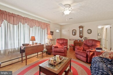 13429 Meadowview Ave, Waynesboro, PA 17268 - photo 5