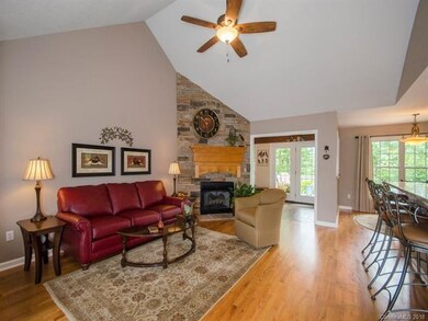 145 Baton Ln, Hendersonville, NC 28792 - photo 6