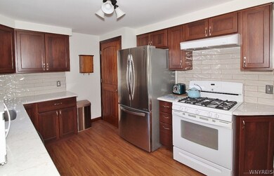 856 Castlebar Dr, North Tonawanda, NY 14120 - photo 5