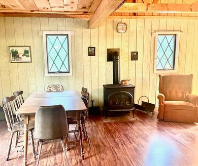 87 Gore Road Dining Area