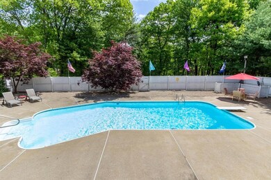 34 White Plains Ave, Londonderry, NH 03053 - photo 4