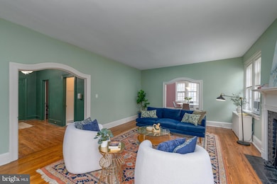 102 W 39th St unit 2B, Baltimore, MD 21210 - photo 3