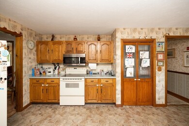 127 Millbury Rd, Oxford, MA 01540 - photo 5