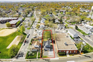 05-Front Aerial with outline