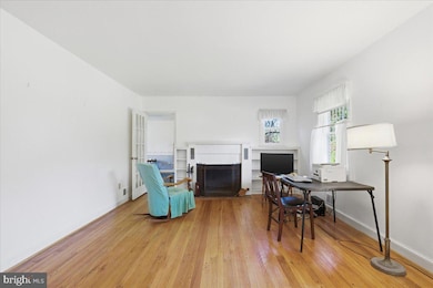 6315 Middleton Ln, Temple Hills, MD 20748 - photo 5