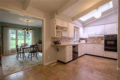 7106 Edgewood Blvd, Shawnee, KS 66203 - photo 6