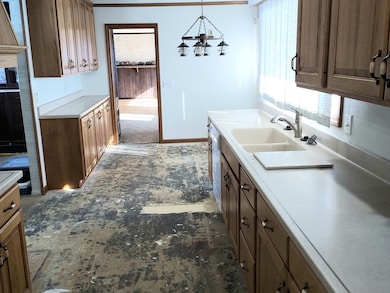 34 Walnut Cir, Tuscola, IL 61953 - photo 4