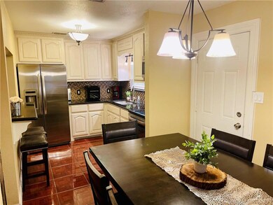 Kitchen/Dining