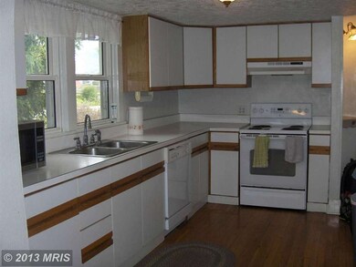 120 Pine St, Petersburg, WV 26847 - photo 3