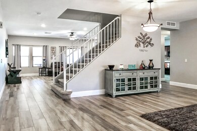 4044 E Ro-003-32-Entry-MLS_Size