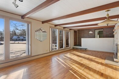 04_19077ThreeOaksRd_1_LivingRoom_LowRes