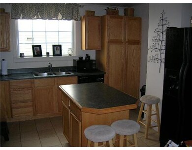 Kitchen. Breakfast Bar/Island