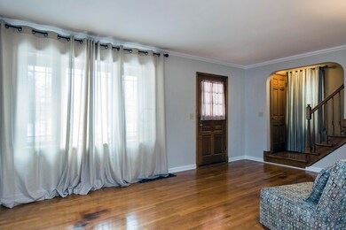 Entry/Living Room