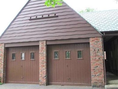 11 Lindbergh Ave, Holyoke, MA 01040 - photo 5