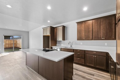 3634 SW Badger Ave, Redmond, OR 97756 - photo 7