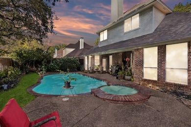 1625 Oak Creek Dr, Hurst, TX 76054 - photo 3