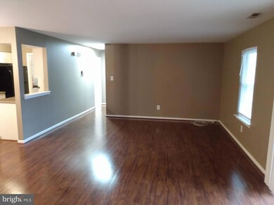 136 Alpha Ct, Blackwood, NJ 08012 - photo 4