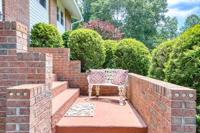 2010 Carroll Dr, Blacksburg, VA 24060 - photo 5