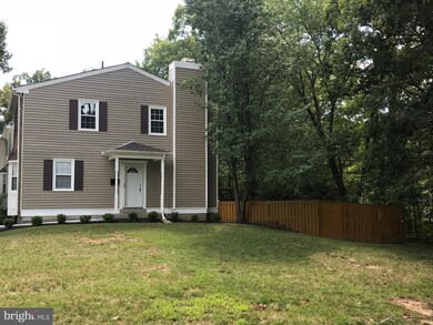 6918 Woodstream Ln, Lanham, MD 20706 - photo 2