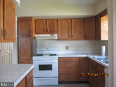 1026 Hampton Cir, Hagerstown, MD 21742 - photo 2